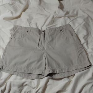 Woolrich Women's Tan Shorts Sz 14